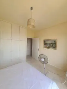 House by the mountain with Art museum - Glyka Nera