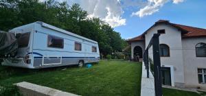 Campervan romantic getaway in Old Town Brasov