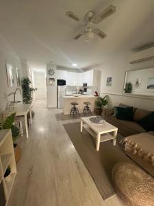 Súper y amplio apto con Airco, planta baja en Mareverde