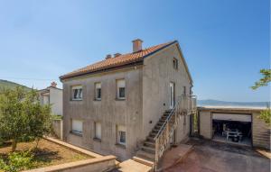 3 Bedroom Cozy Apartment In Crikvenica 