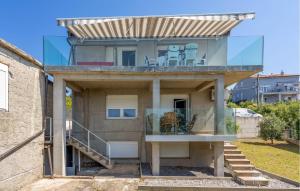 3 Bedroom Cozy Apartment In Crikvenica 