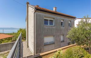 3 Bedroom Cozy Apartment In Crikvenica