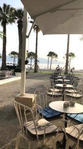 Appartement au bord de mer, grande terrasse!