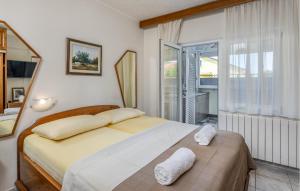 Awesome Apartment In Selce With Wifi