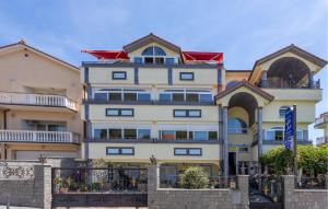 Amazing Apartment In Selce With Wifi