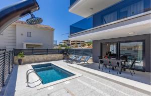 3 Bedroom Beautiful Apartment In Krk 