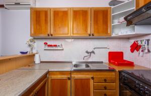 2 Bedroom Amazing Apartment In Pinezici