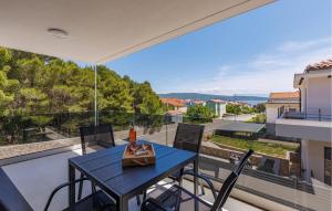 3 Bedroom Gorgeous Apartment In Krk 