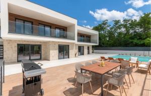 Cozy Home In Kamen Most