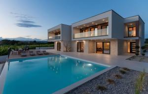 Cozy Home In Kamen Most