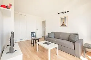 Southern Paris - Near Metro Line 4 - 阿尔克伊