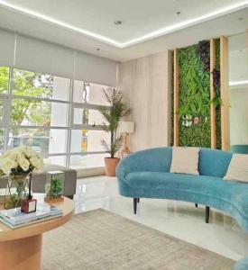 Stunning Mountain and Sea View