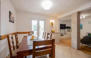 Cozy Home In Prolozac Donji With Wifi