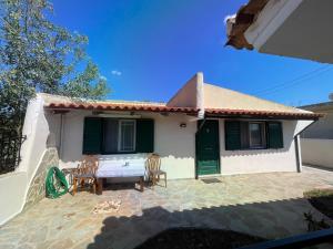 Μονοκατοικία Στο Λουτρακι