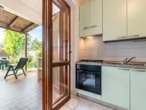 Relaxing Sunlit Getaway img8