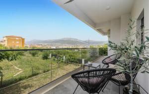 Beautiful Apartment In Split With Wifi