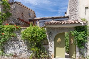 Maisons de vacances Mas Le Bragalou : Maison 6 Chambres