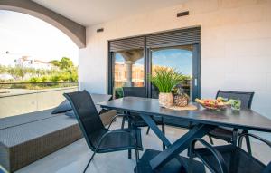 Nice Apartment In Brodarica With Sauna 