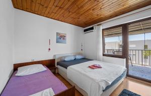 Nice Apartment In Vodice With Wifi