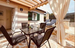 Beautiful Home In Sibenik With Wifi