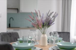 Rodzinny Apartament Obok Parku w Poznaniu by Noclegi Renters