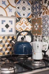 The Little House 6 - In the Heart of Naples