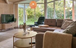 Stunning Home In Glesborg With Sauna