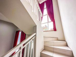 Royal Residence 3BR Exclusive Town House in West Surabaya by Le Ciel Hospitality