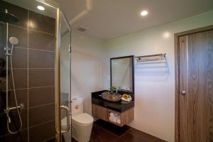 Phòng 2 Giường Đơn Nhìn Ra Hồ. (Twin Room with Lake View)