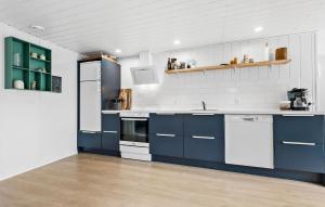 4 Bedroom Nice Home In Glesborg