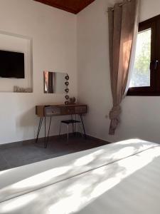 Moxy Paxos - Cozy Home
