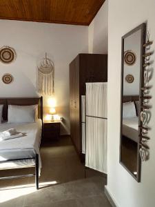 Moxy Paxos - Cozy Home