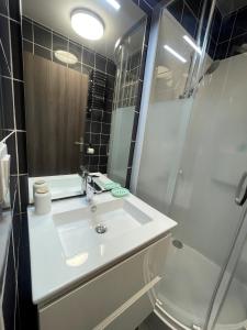 Appartements Mitwit Office Coliving : Appartement avec Douche