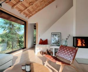 Forestia - Modern cabin with hot tub and sauna