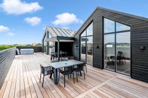 Exclusive Newly Built Pool House With Outdoor Spa - 1032