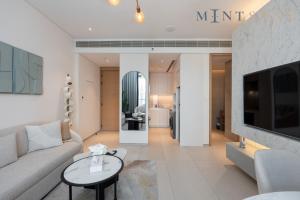 Address JBR Marina Views, Address Beach Resort Residence, Dubai Marina - Mint Stay