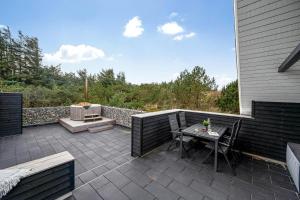 Vacation Home Renovated In 2023 With A 6-Person Hot Tub - 1010