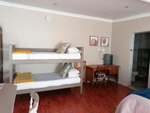 Hill Manor Room 2 Self catering unit