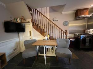 Characterful & cosy cottage with large double room