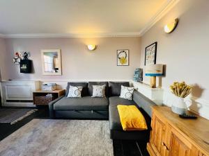 Characterful & cosy cottage with large double room