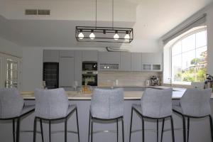 R35 Spacious private villa&pool