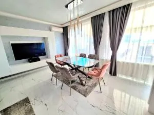 Spacious Prestige Penthouse - Wladislawowo