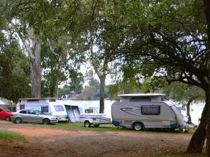 Westvaal Holiday Resort Campsites - Bring your own Tent or Caravan - Lochvaal