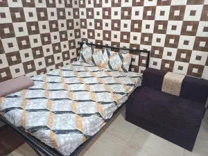 SIDHU GUEST HOUSE double bed attach bathroom room - Beās