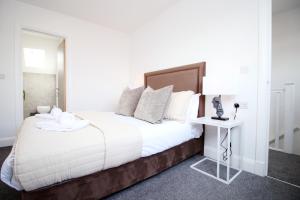 New listing - Cardiff Modern & Spacious Retreat with Private Courtyard