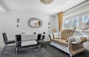 3 Bedroom Nice Home In Højby