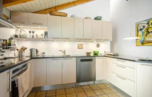 3 Bedroom Beautiful Home In Kalundborg