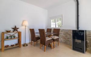 Awesome Home In Chiclana De La Fronter