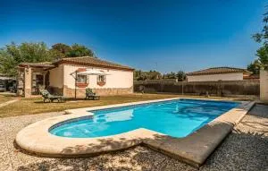 Nice Home In Chiclana De La Fronter - Hozanejos