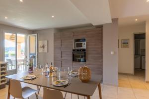 Maisons de vacances Logement spacieux agreable : photos des chambres
